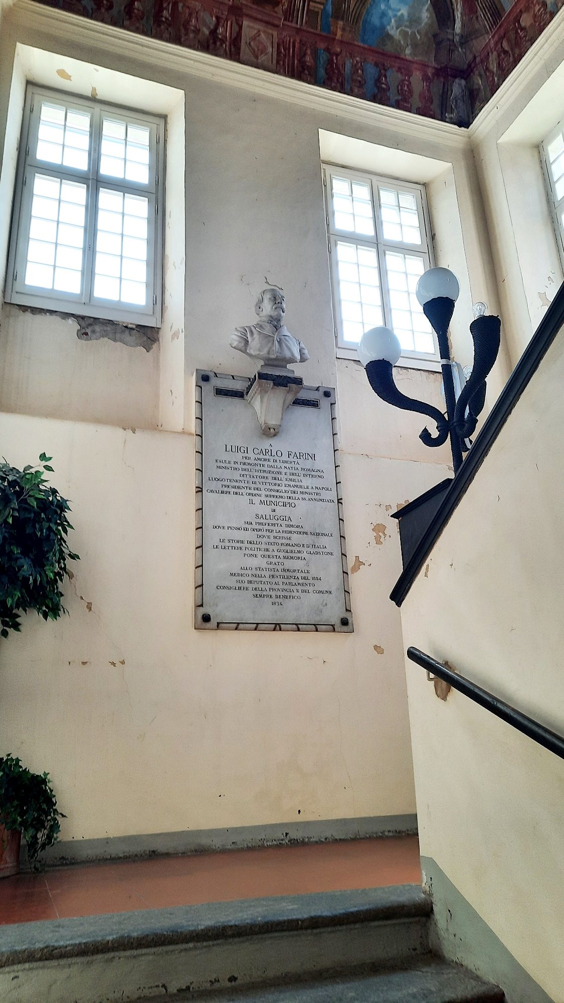 Luigi Carlo Farini's monument, City hall, Saluggia - 02.jpg